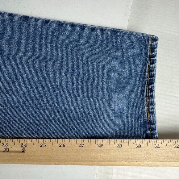 Y2K Levi's Jeans Women's Measured 32x31 550 Relaxed Tapered Blue Denim Tag 14 L - Picture 12 of 16